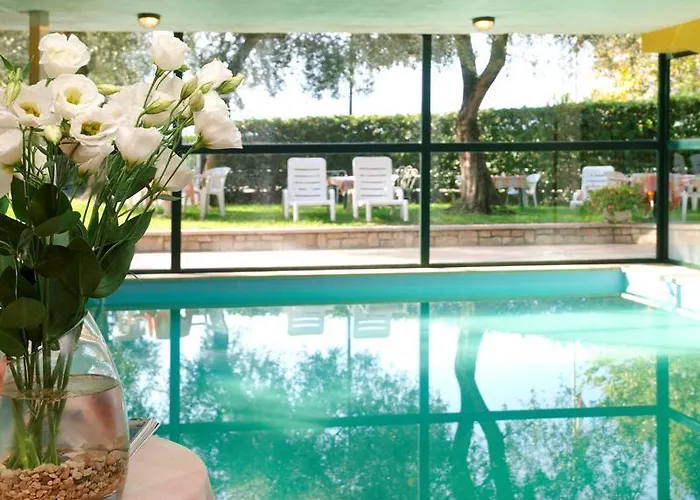 ホテル Rabay ブレンゾーネ