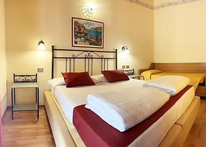 酒店 雷贝酒店 布雷佐内加尔达